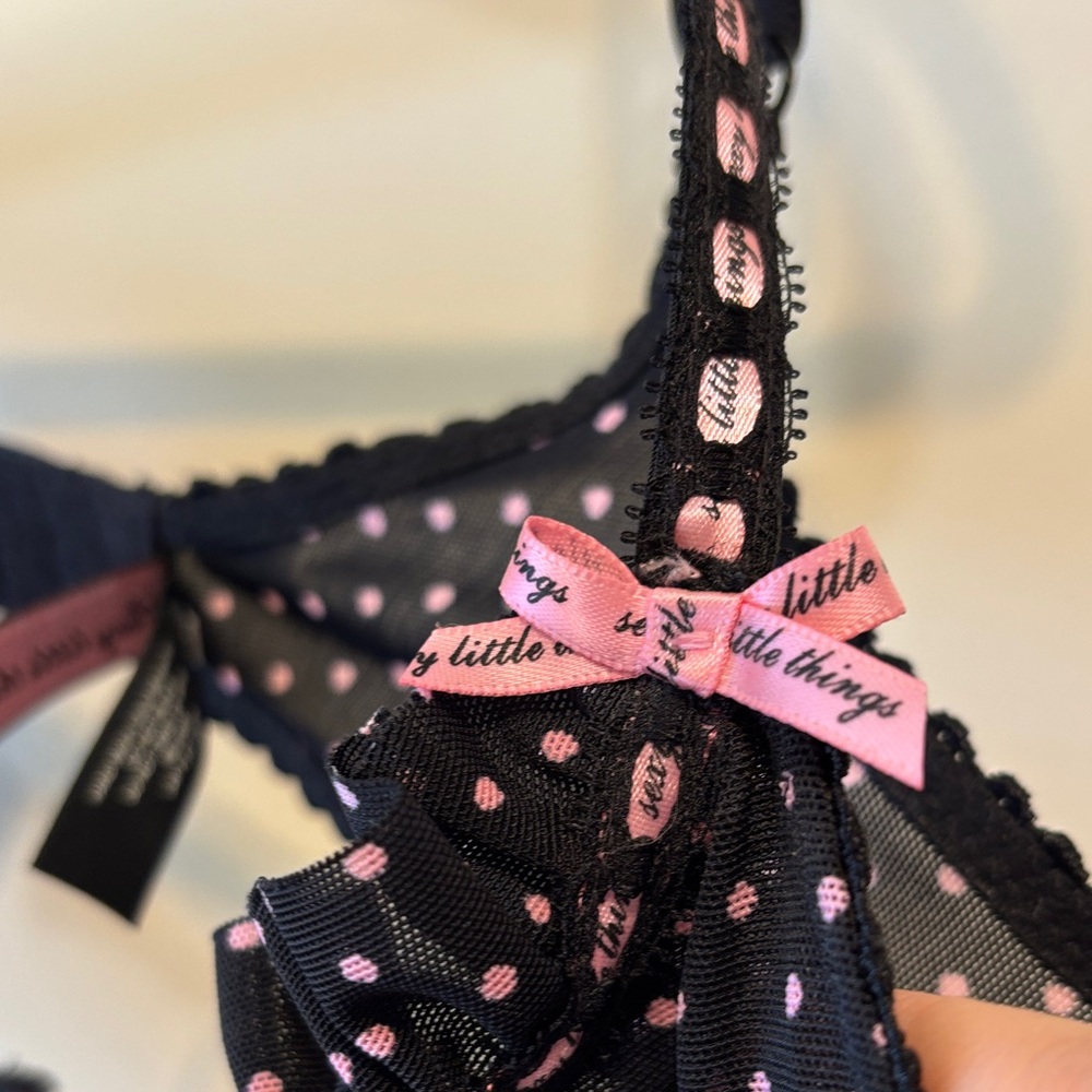 NWOT! Vintage Victoria's Secret Sexy Things Black and Pink Polka Dot Demi Bra - Picture 6 of 6